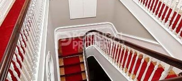 537m² Building in Porto, Portugal No. 142182 31