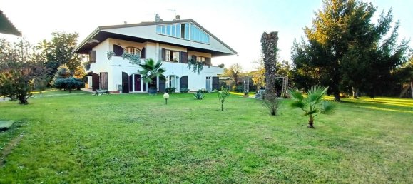 7 rooms Villa in Montignoso, Italy No. 130265 4