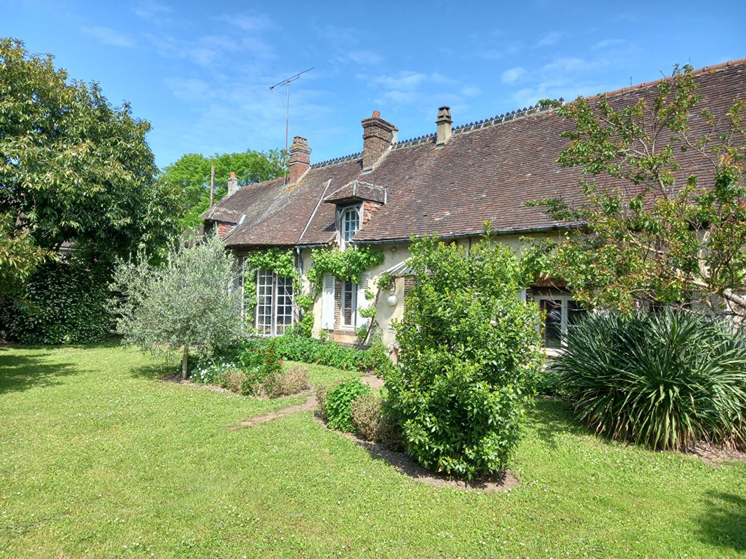 5 bedrooms House in Houdan, France No. 189255