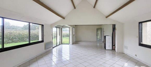 3 bedrooms House in Montereau, France No. 236747 2