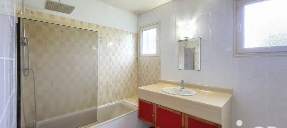 3 bedrooms House in Montereau, France No. 236747 5