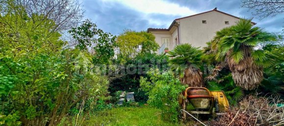 7 bedrooms Villa in Florence, Italy No. 236141 2