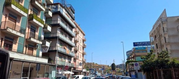 Imóvel comercial de 1 divisão em Messina, Italy N.º 83806 3