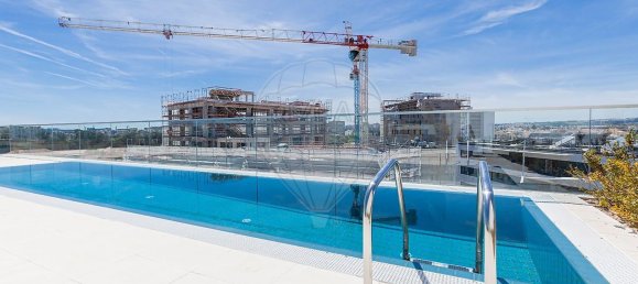 86m² Commercial property in Lisbon, Portugal No. 52327 22