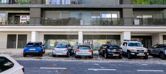 86m² Commercial property in Lisbon, Portugal No. 52327 19