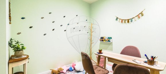 86m² Commercial property in Lisbon, Portugal No. 52327 12