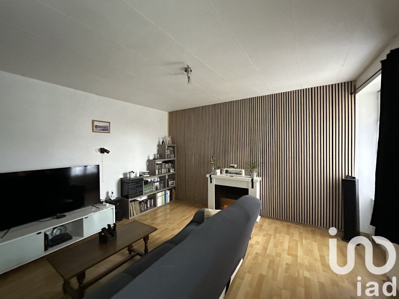 2غرفة منزل في Chezal-Benoit, France رقم 152121