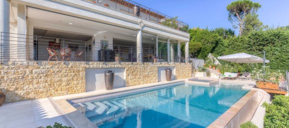 5 bedrooms Villa in Grasse, France No. 38199 9