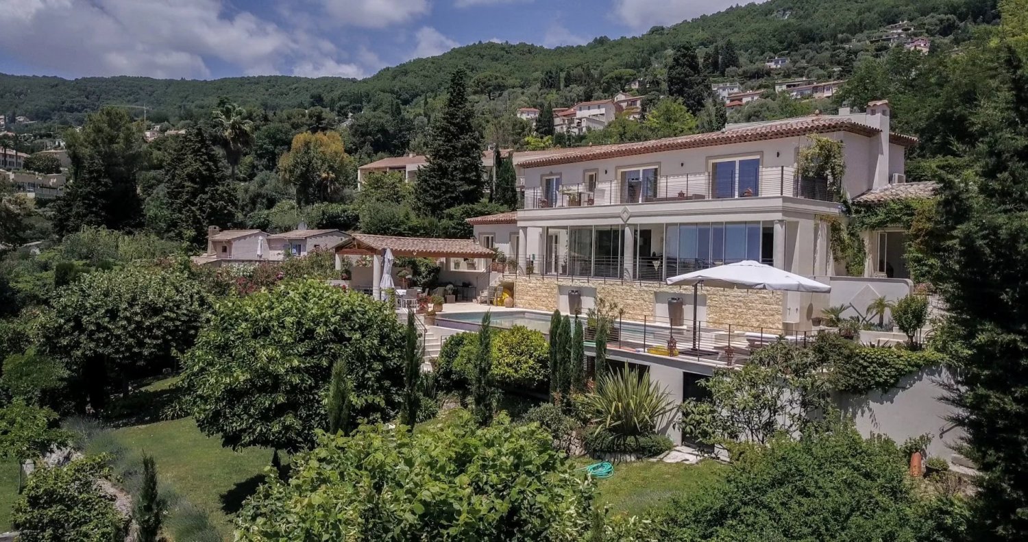 5 bedrooms Villa in Grasse, France No. 38199