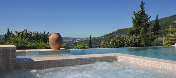 5 bedrooms Villa in Grasse, France No. 38199 5