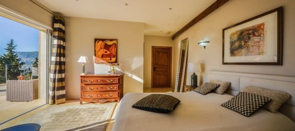 5 bedrooms Villa in Grasse, France No. 38199 4