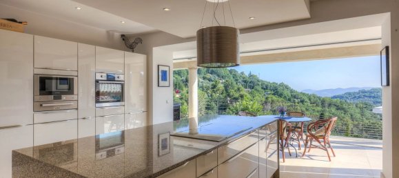 5 bedrooms Villa in Grasse, France No. 38199 8