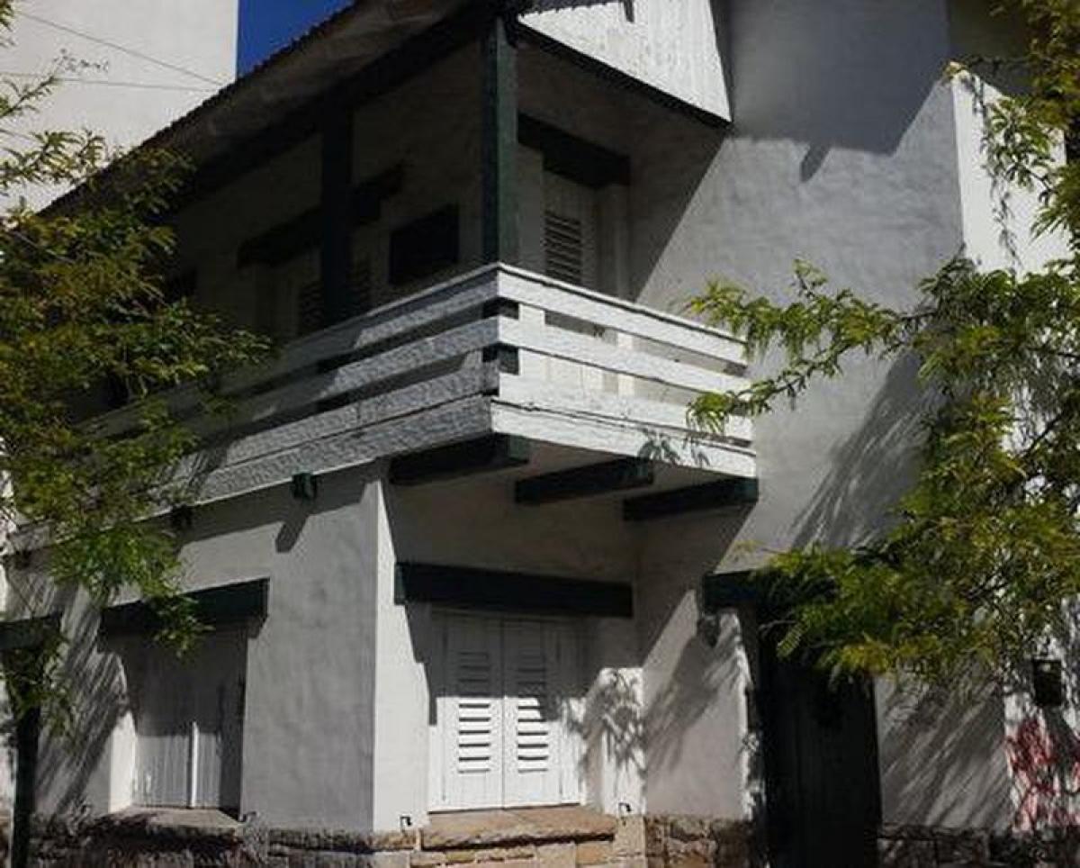 4 bedrooms House in Mar del Plata, Argentina No. 91461