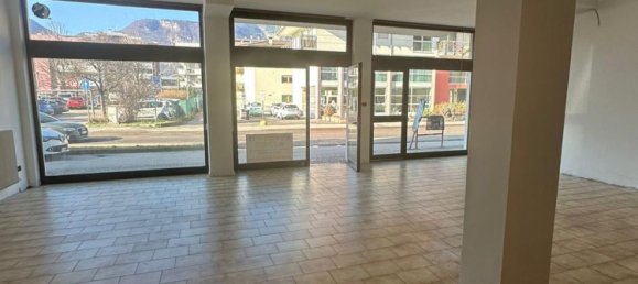 Gewerbliche Immobilie in Trento, Italy 99m², Nr. 90215 6
