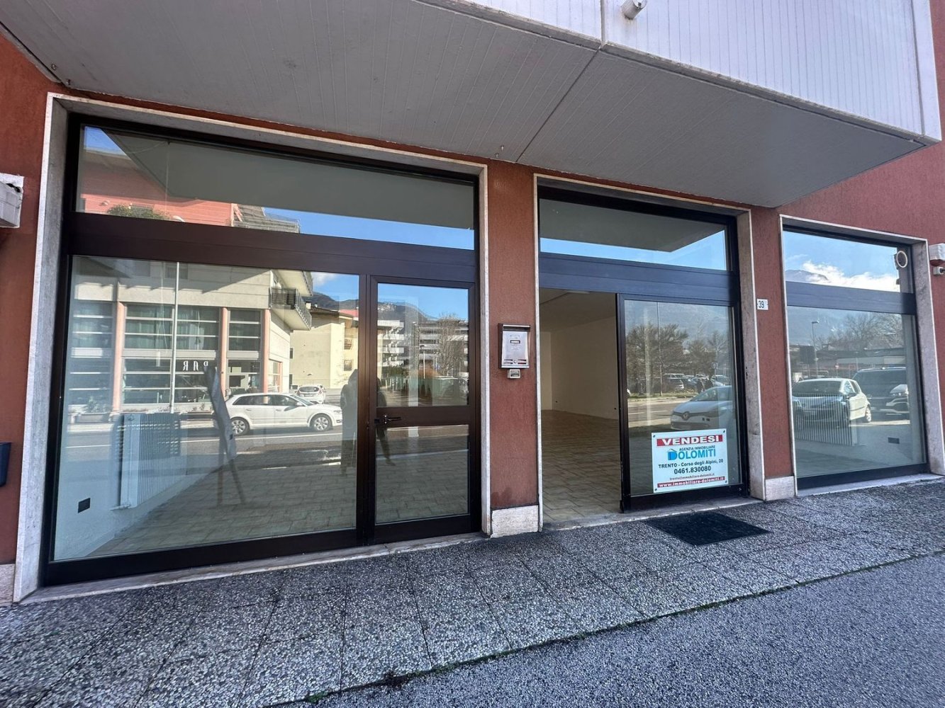 Gewerbliche Immobilie in Trento, Italy 99m², Nr. 90215