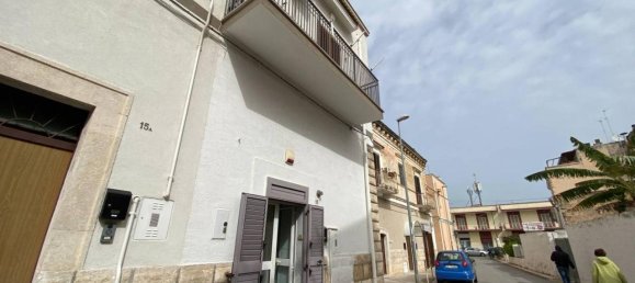 2-salle Appartement à Bari, Italy No. 36669 16