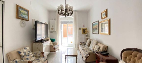 2-salle Appartement à Bari, Italy No. 36669 36