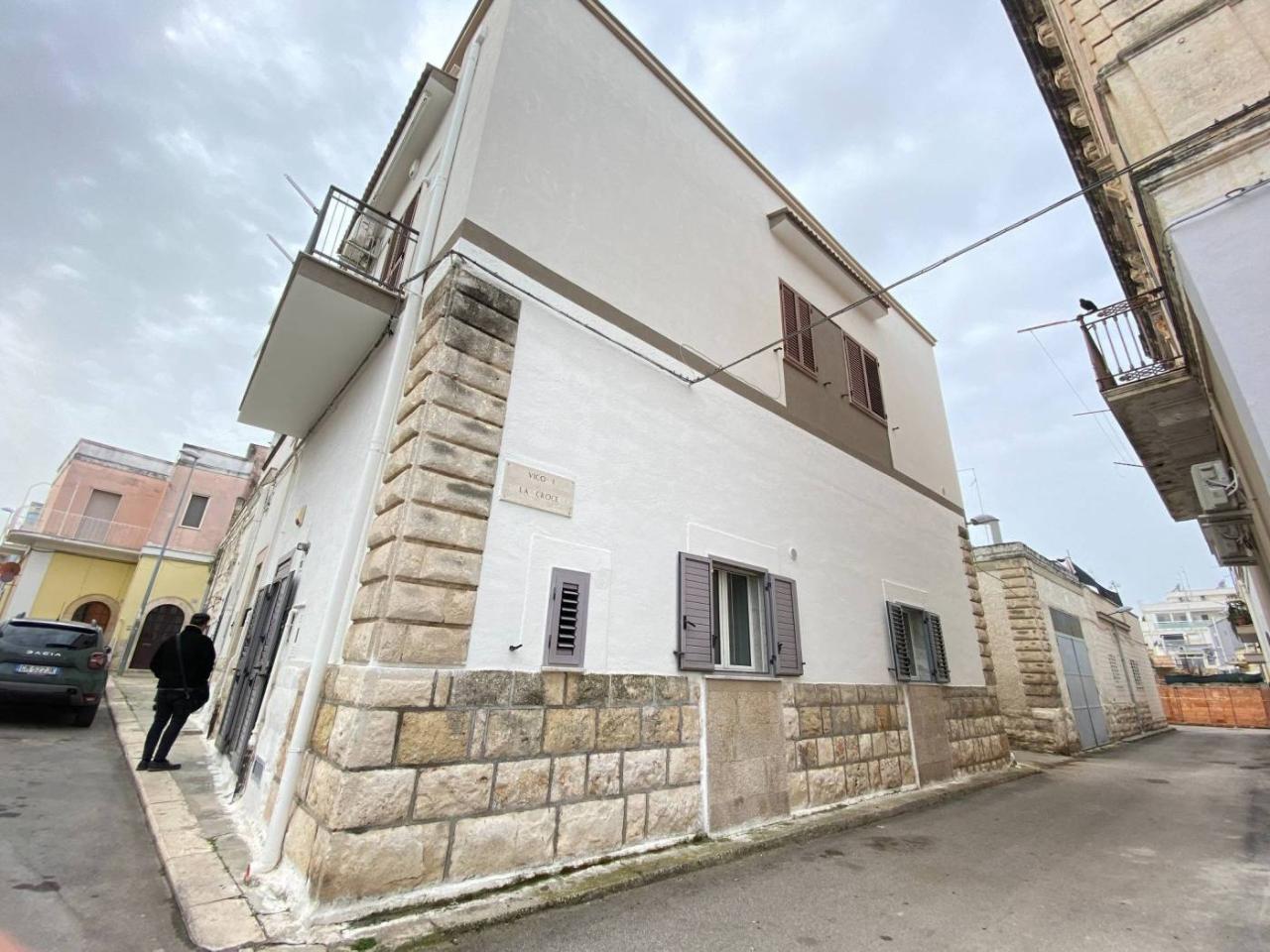 2-salle Appartement à Bari, Italy No. 36669