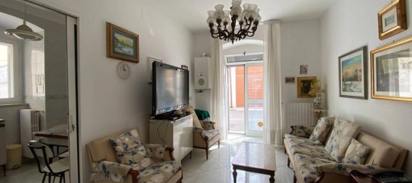 2-salle Appartement à Bari, Italy No. 36669 15