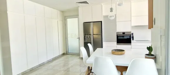 5 bedrooms Villa in Agios Athanasios, Cyprus No. 4554 24