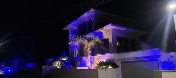 5 bedrooms Villa in Agios Athanasios, Cyprus No. 4554 4