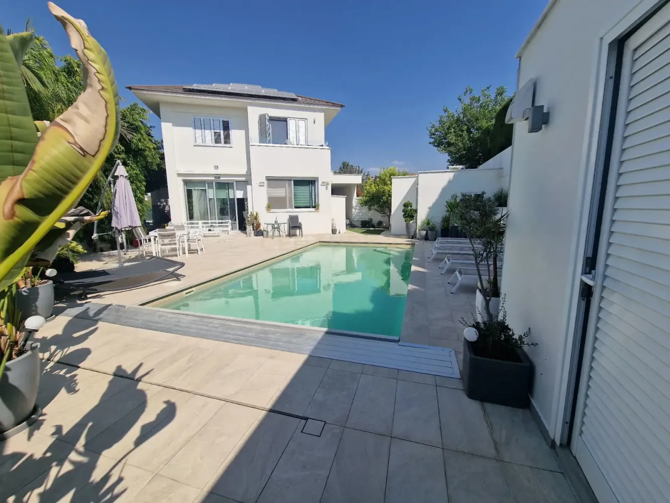 5 bedrooms Villa in Agios Athanasios, Cyprus No. 4554