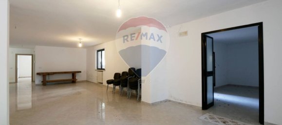 Büro in Bari, Italy 214m², Nr. 359256 17