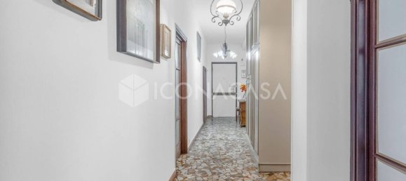 1 bedroom Apartment in Milan, Italy No. 290723 2