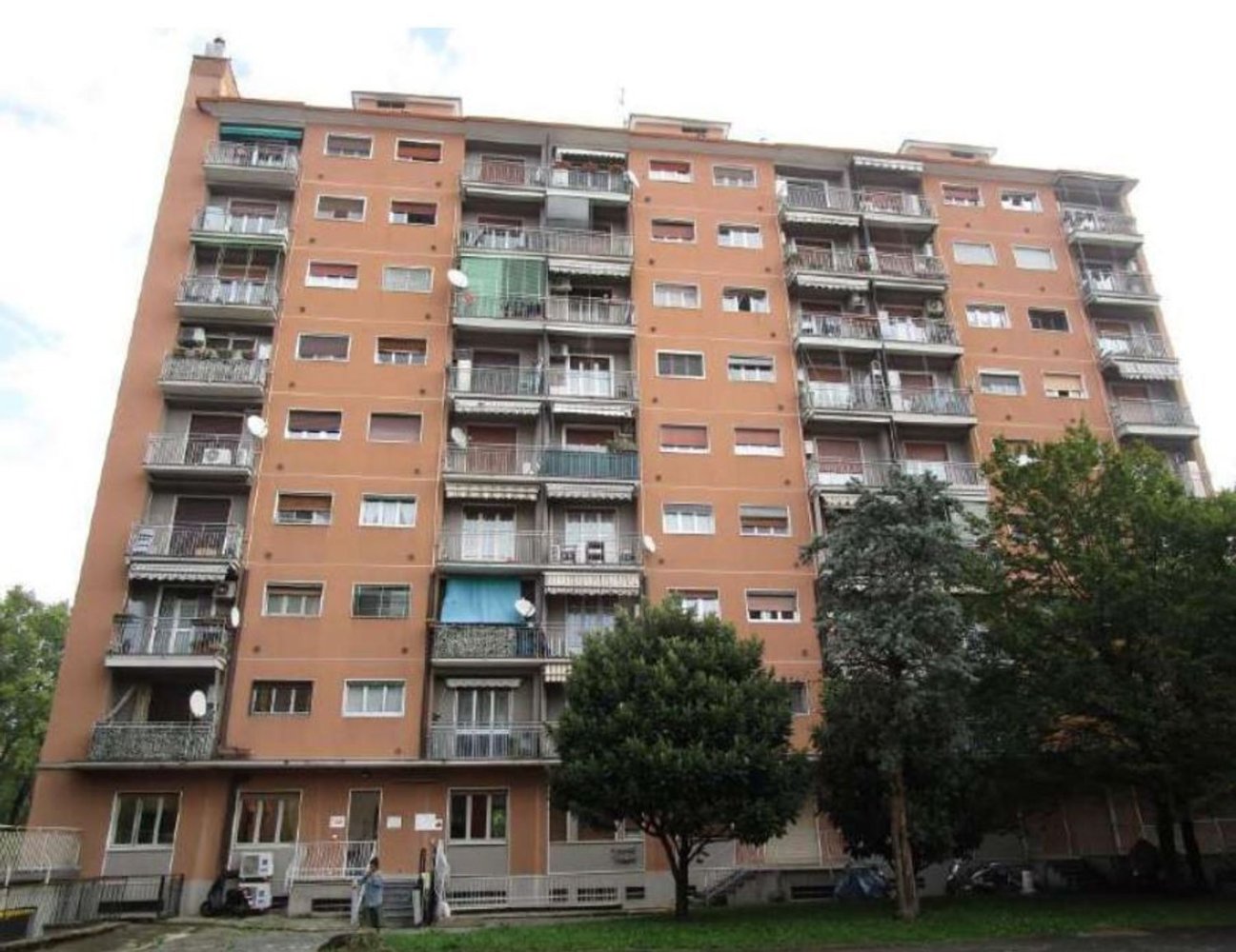 3 bedrooms Apartment in Milan, Italy No. 395864