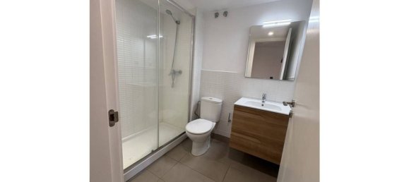 Apartamento de 2 dormitorios en Barcelona, Spain No. 171069 4