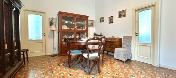 5 rooms Apartment in Portici, Italy No. 18150 3