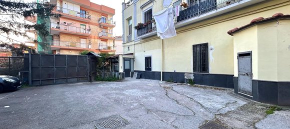 5 rooms Apartment in Portici, Italy No. 18150 31