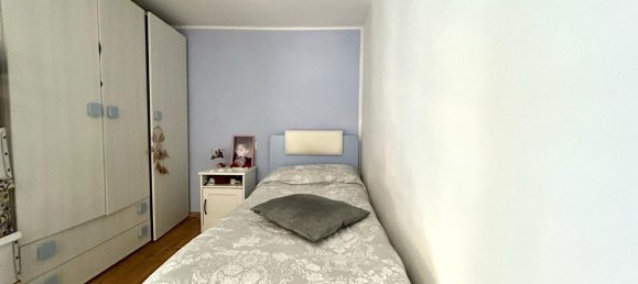 5 rooms Apartment in Portici, Italy No. 18150 24