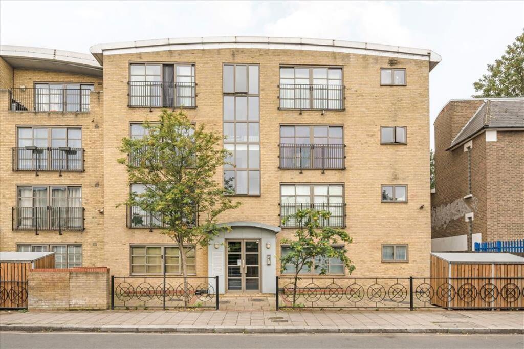 1 bedroom Apartment in Lewisham, United Kingdom No. 10102
