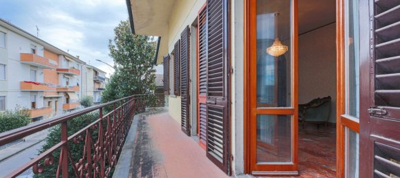 4 Schlafzimmer Villa in Empoli, Italy, Nr. 90481 11