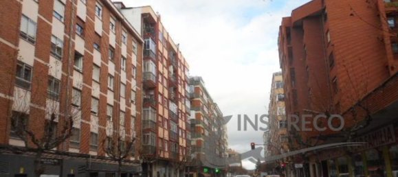Propiedad comercial en León, Spain 219 m² No. 75239 9