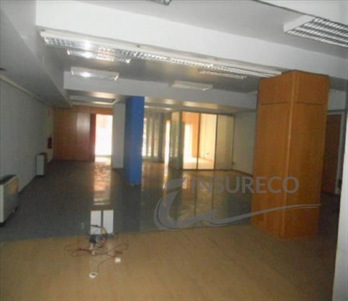 Propiedad comercial en León, Spain 219 m² No. 75239