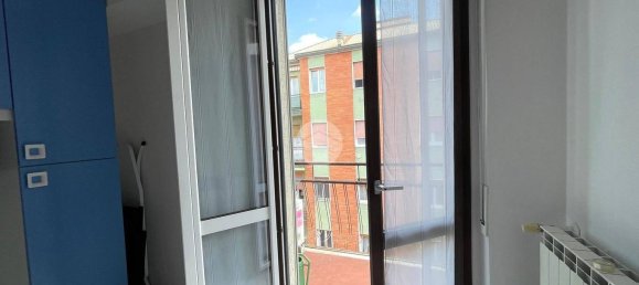 Apartamento de 2 dormitorios en Corsico, Italy No. 343510 18