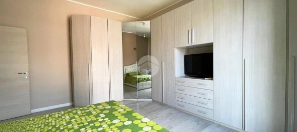 Apartamento de 2 dormitorios en Corsico, Italy No. 343510 9