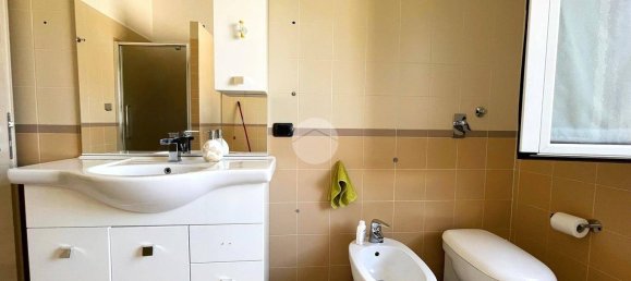 Apartamento de 2 dormitorios en Corsico, Italy No. 343510 24