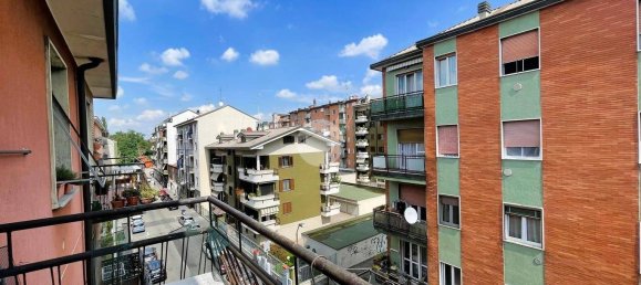 Apartamento de 2 dormitorios en Corsico, Italy No. 343510 20
