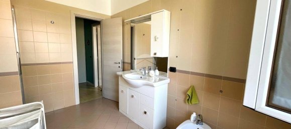 Apartamento de 2 dormitorios en Corsico, Italy No. 343510 27