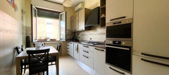 Apartamento de 2 dormitorios en Corsico, Italy No. 343510 5