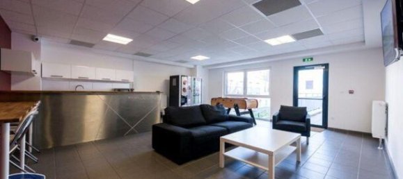 Studio in Reims, France No. 80982 3