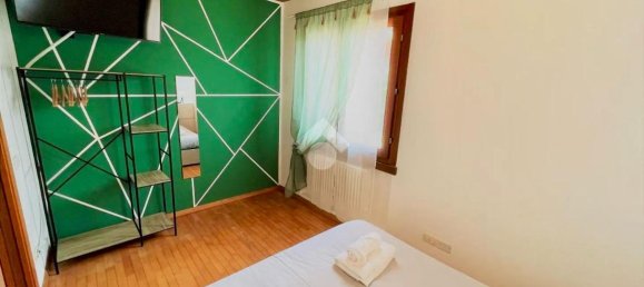 Studio in Verona, Italy No. 9456 15