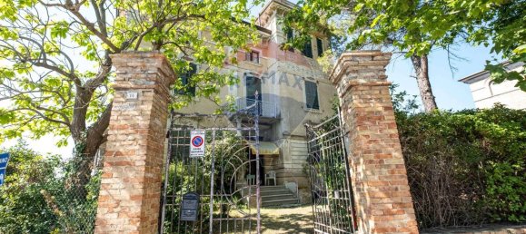 5 rooms Apartment in Cupramontana, Italy No. 1748 3