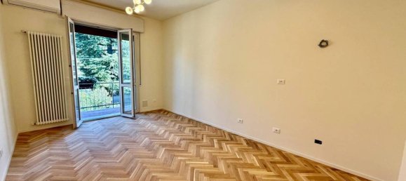 3 rooms Apartment in Bologna, Italy No. 38782 3