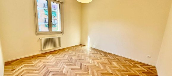 3 rooms Apartment in Bologna, Italy No. 38782 7