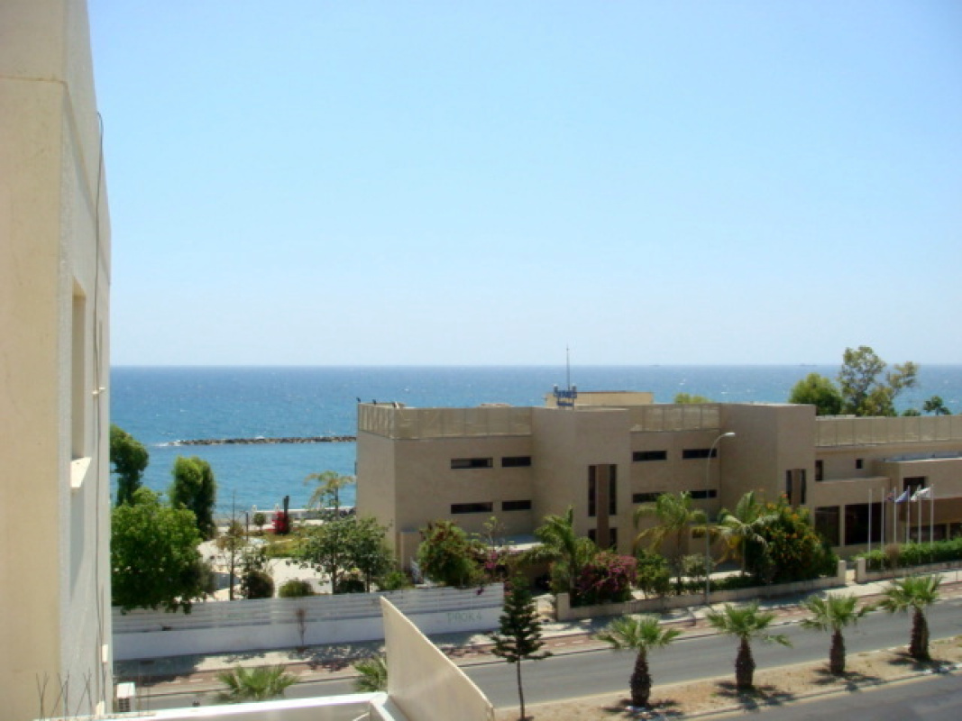 4 bedrooms Apartment in Limassol, Cyprus No. 12531