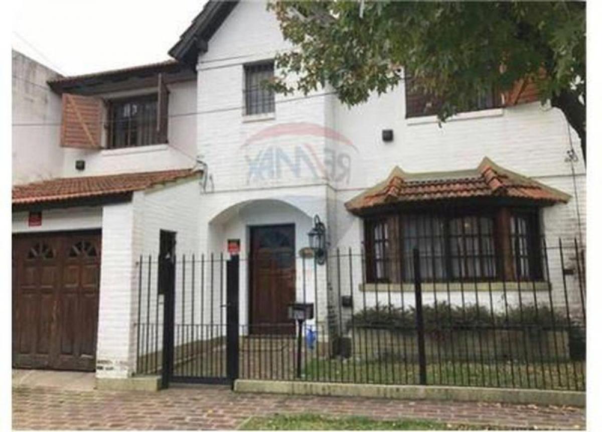 3 bedrooms House in San Isidro, Argentina No. 21140